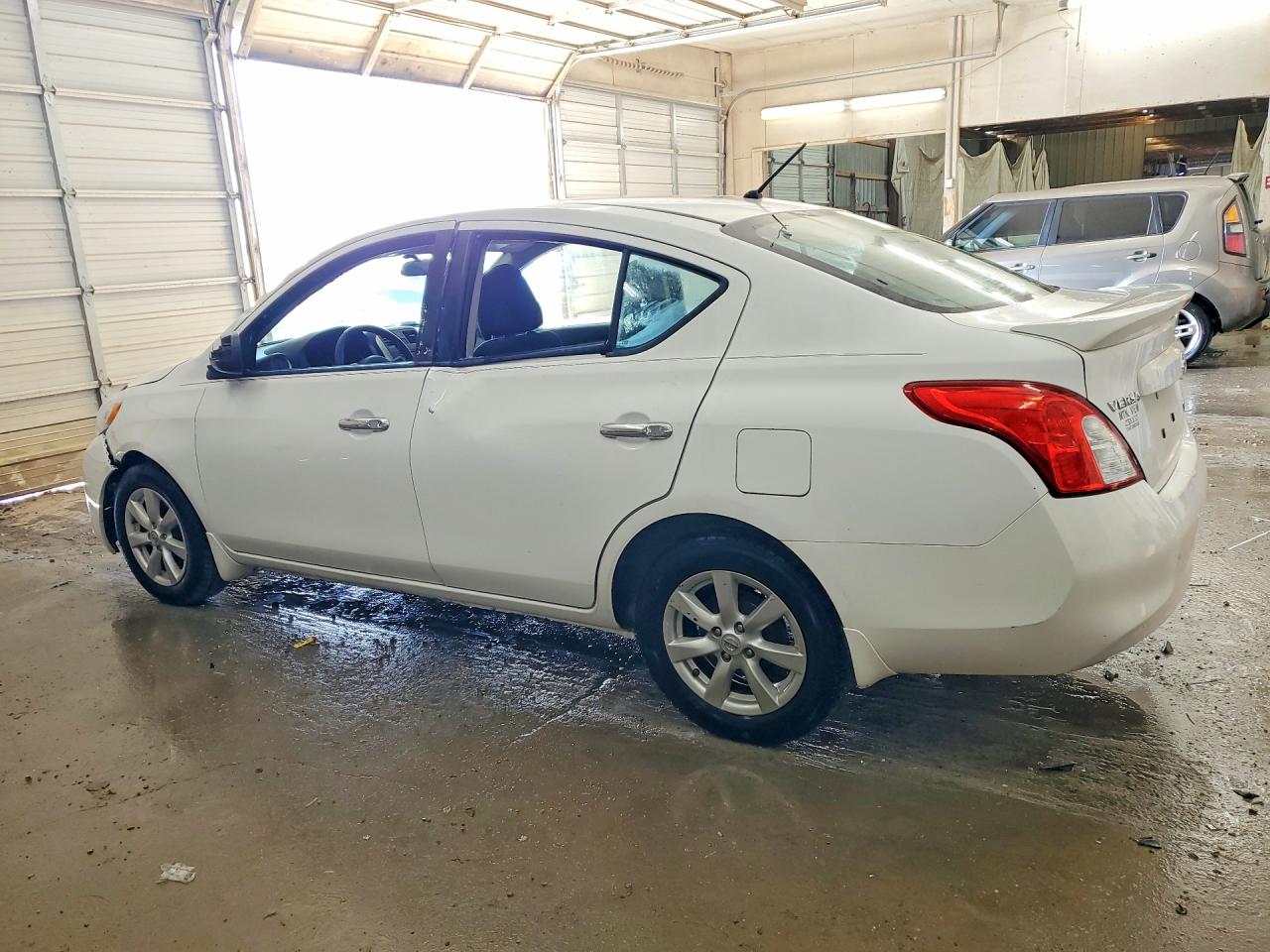 Nissan Versa 1.6 S