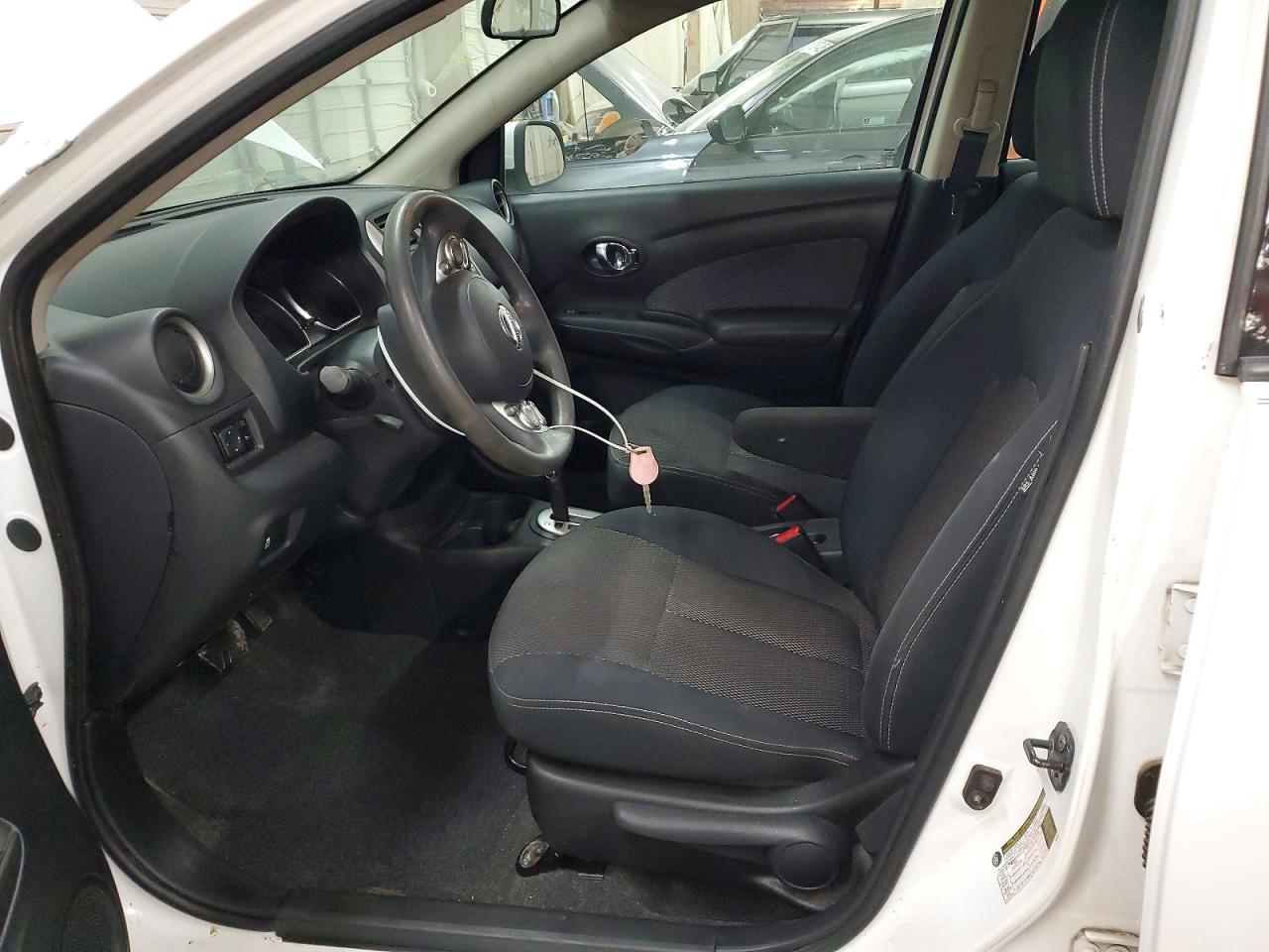 Nissan Versa 1.6 S