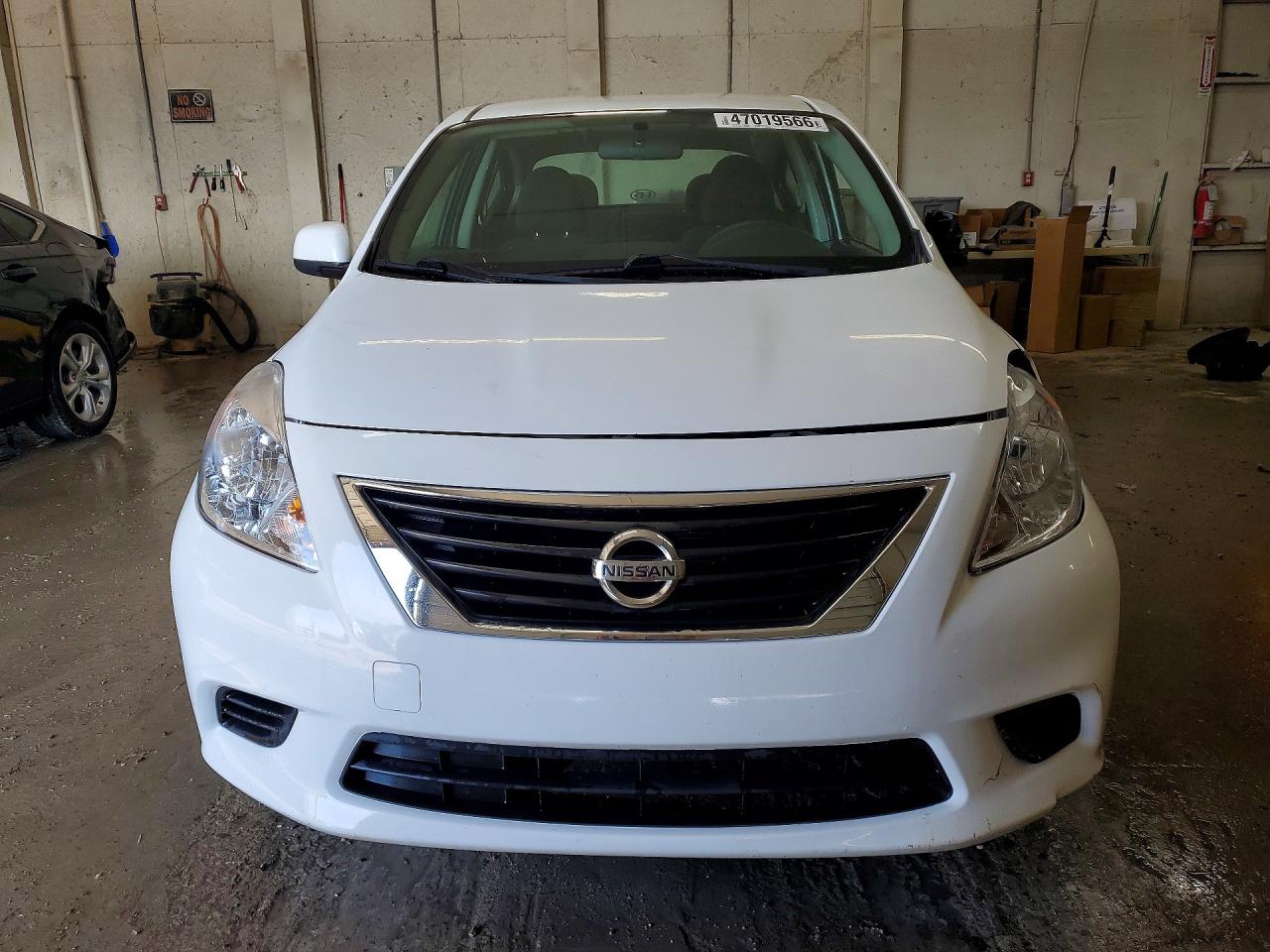 Nissan Versa 1.6 S