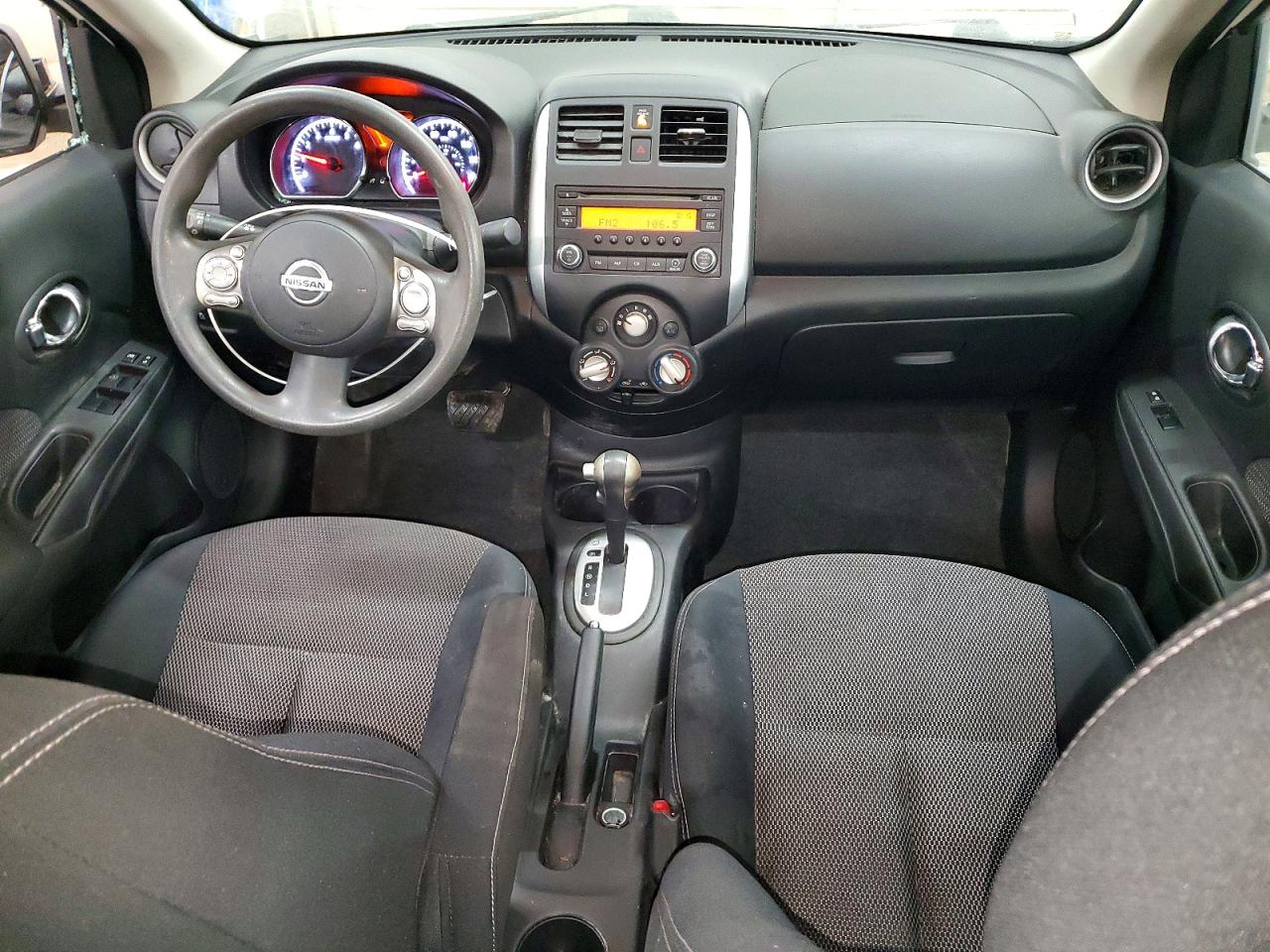 Nissan Versa 1.6 S