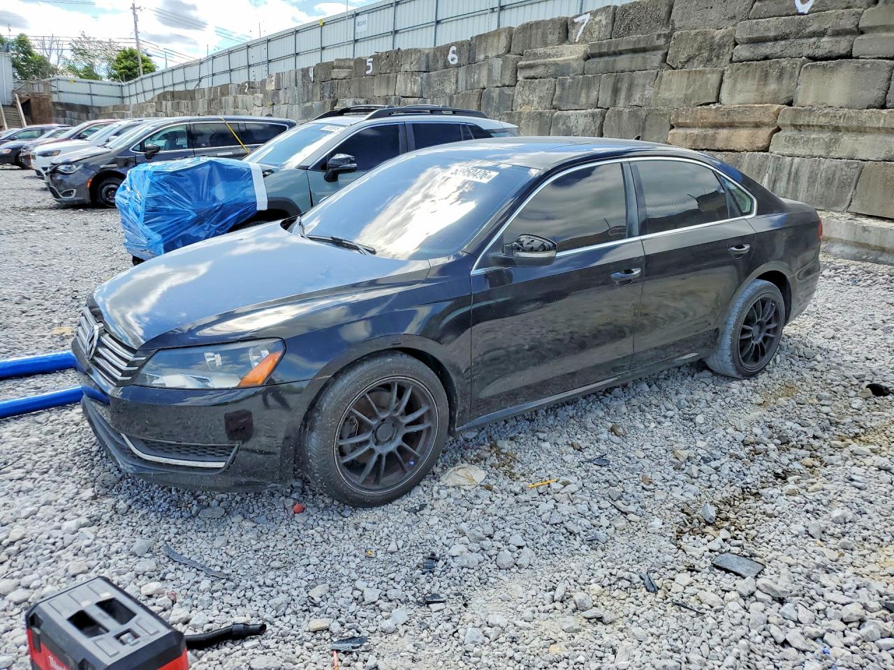 Salvage Volkswagen Passat Image