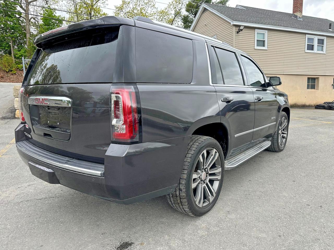 GMC Yukon Denali
