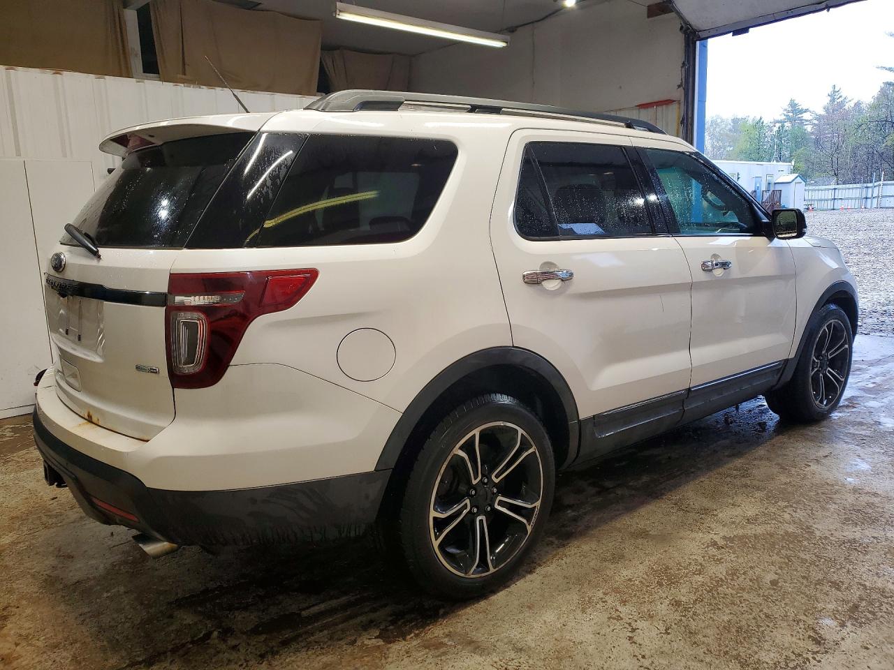 Ford Explorer Sport