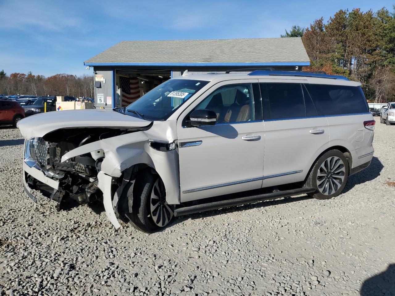 Salvage Lincoln Navigator Image