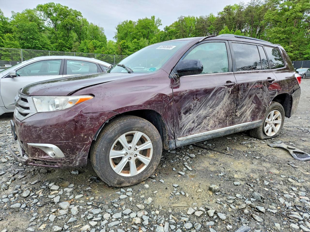 Salvage Toyota Highlander Image