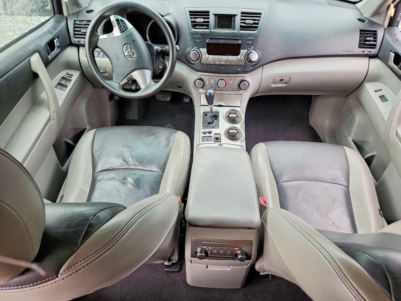 Toyota Highlander Base