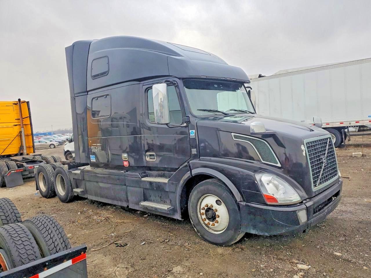Salvage Volvo Vn Image