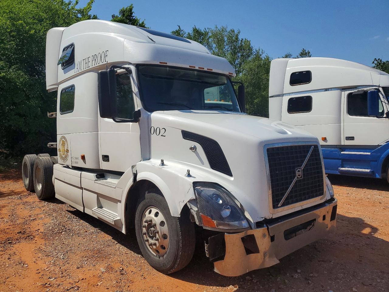 Salvage Volvo Vn Image