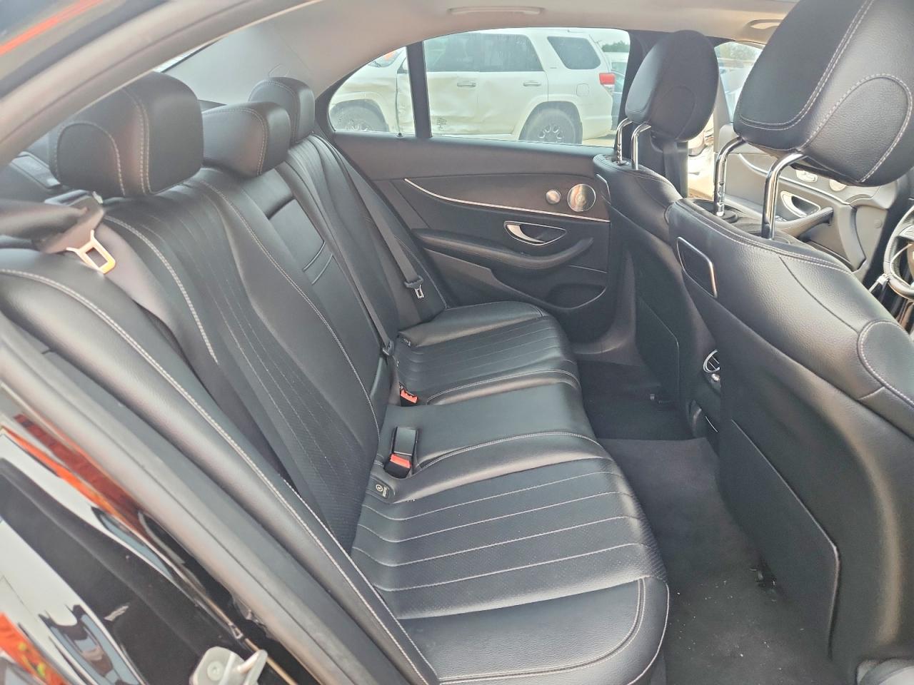 Mercedes-Benz E-Class 300