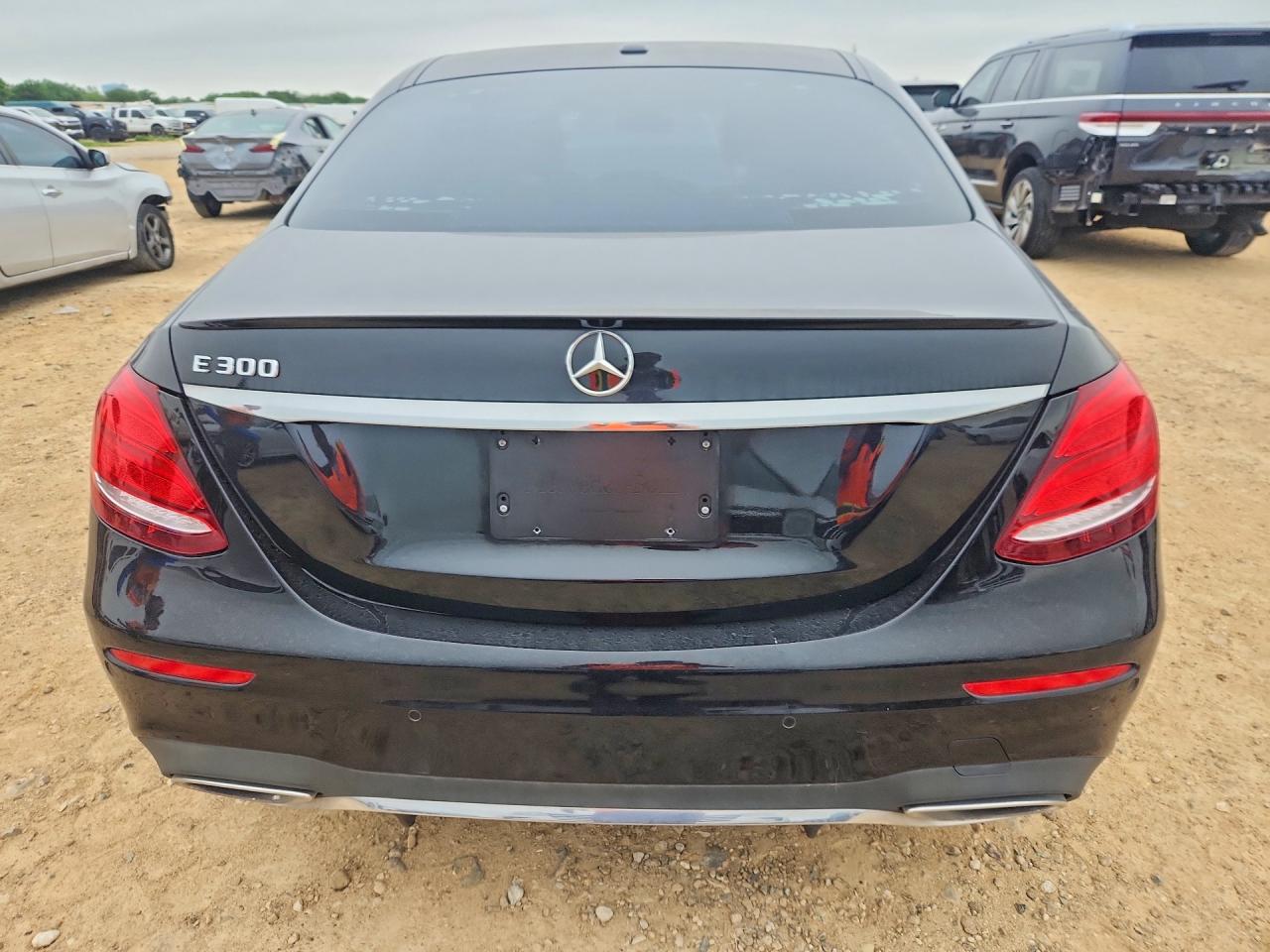 Mercedes-Benz E-Class 300