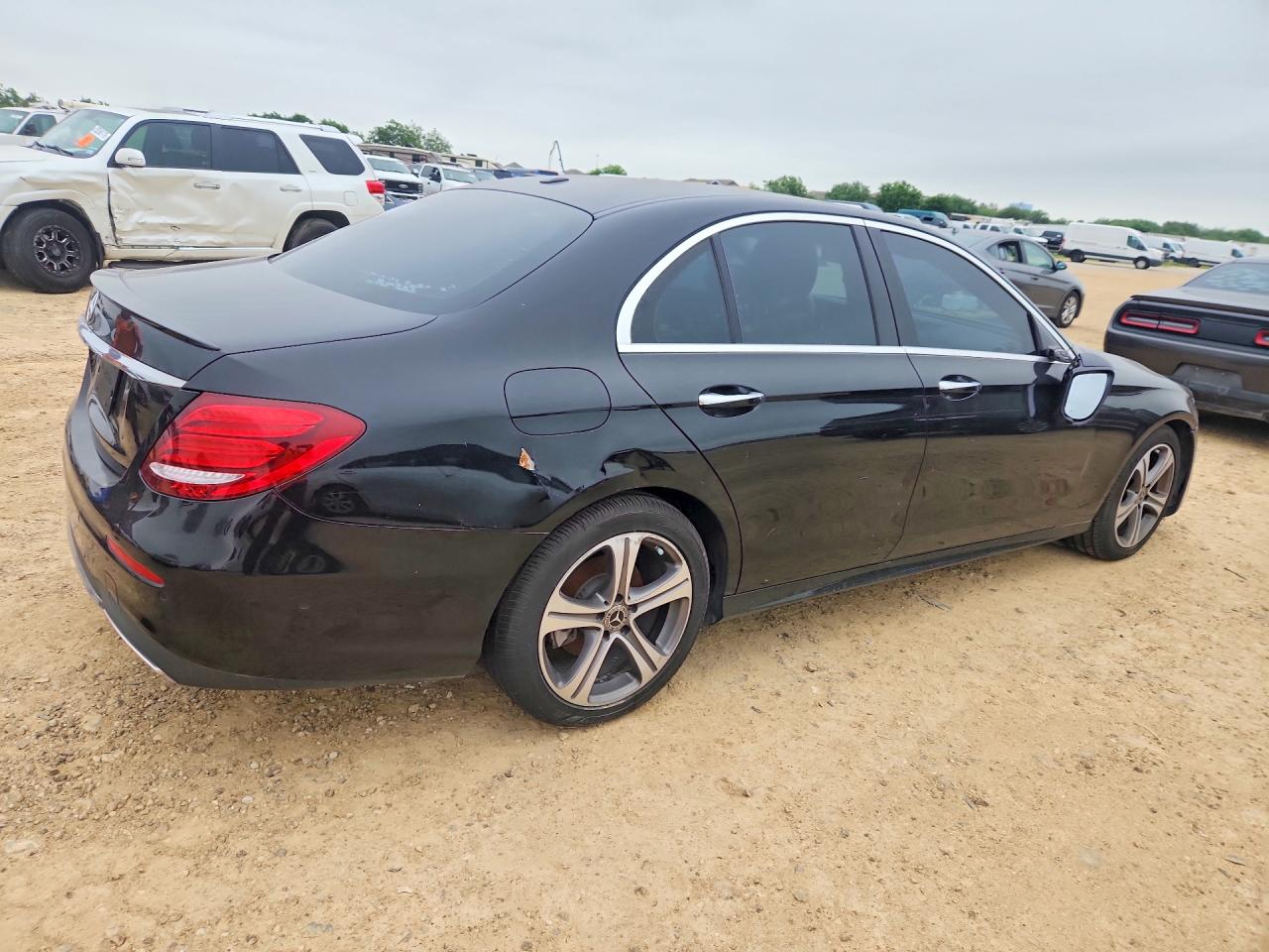 Mercedes-Benz E-Class 300