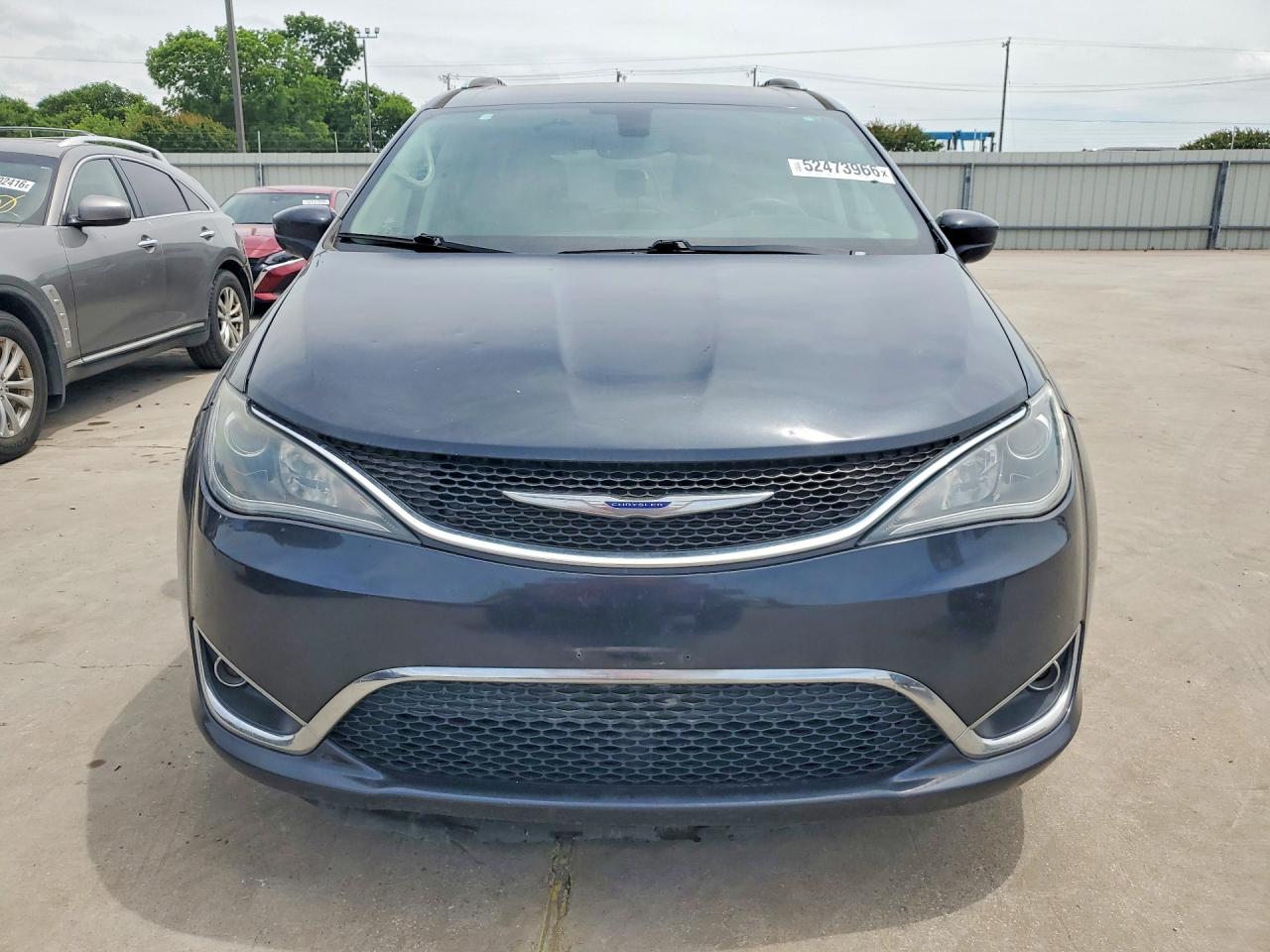 Chrysler Pacifica Touring L