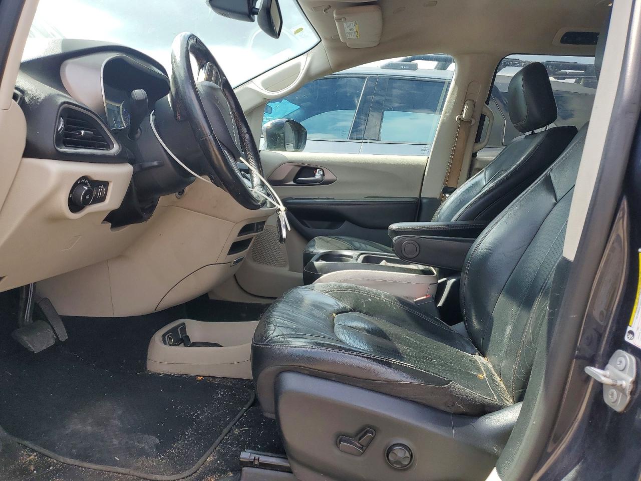 Chrysler Pacifica Touring L