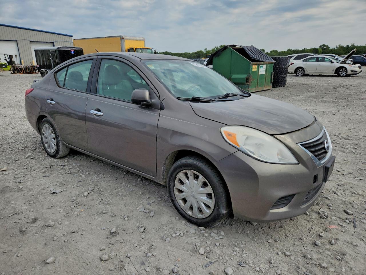 Nissan Versa 1.6 Sv