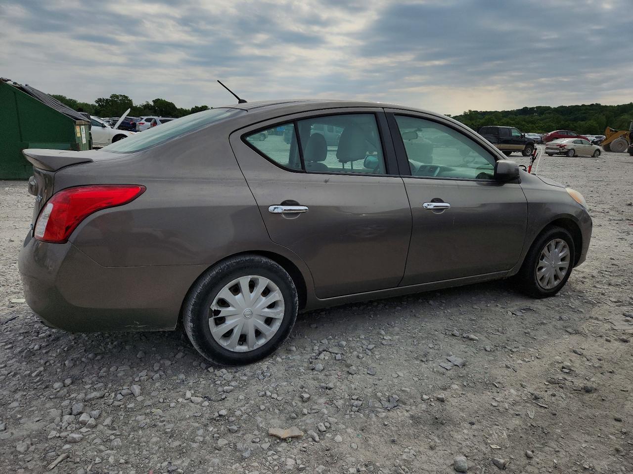 Nissan Versa 1.6 Sv