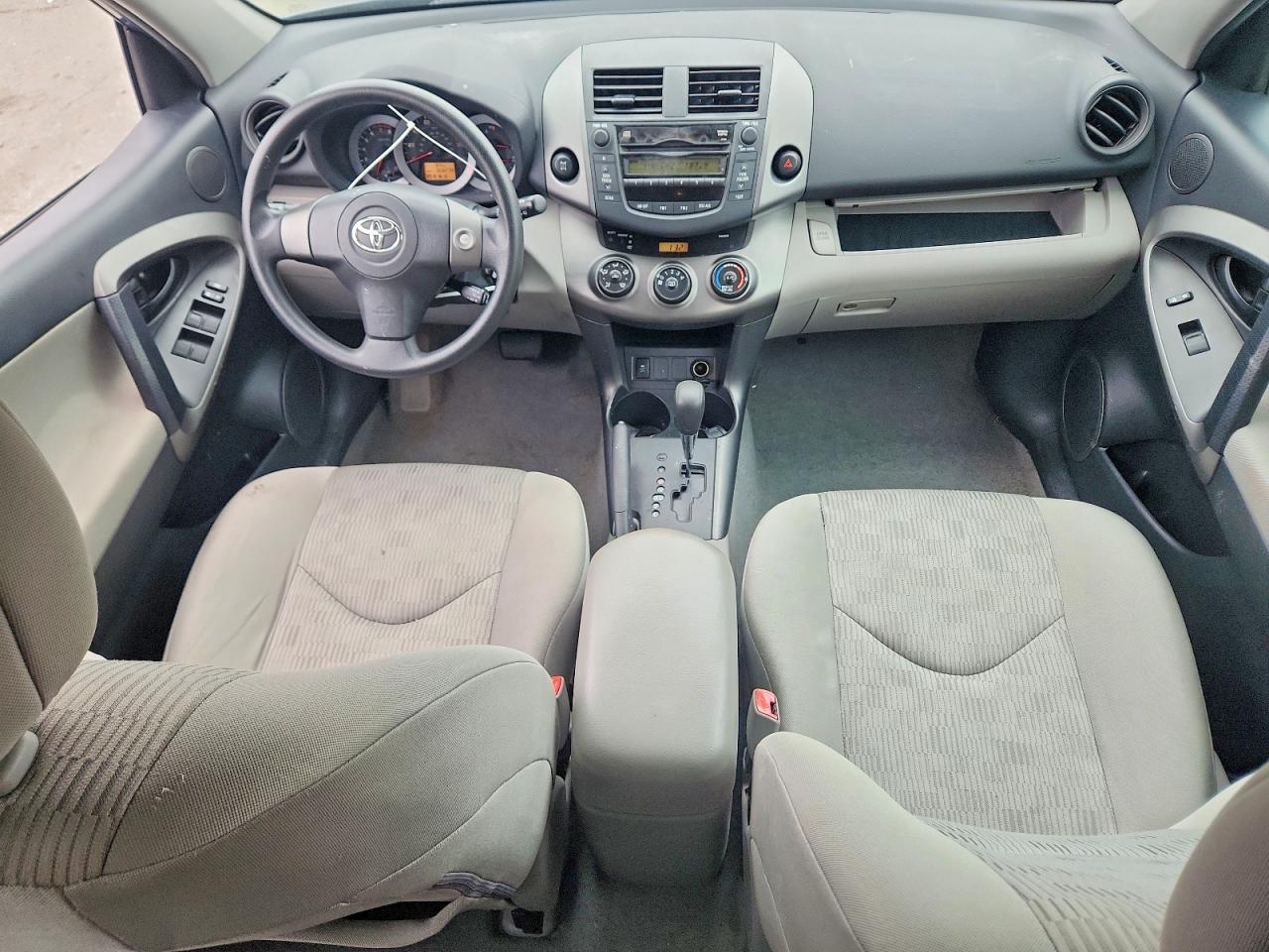 Toyota RAV4 Base