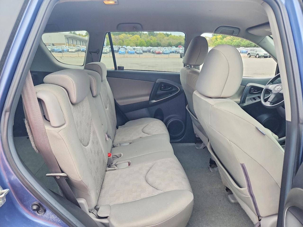 Toyota RAV4 Base