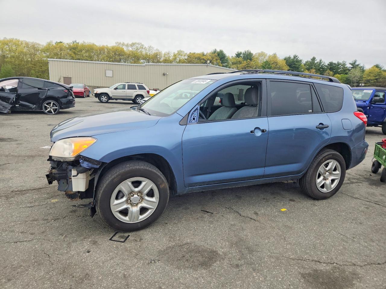 Salvage Toyota RAV4 Image