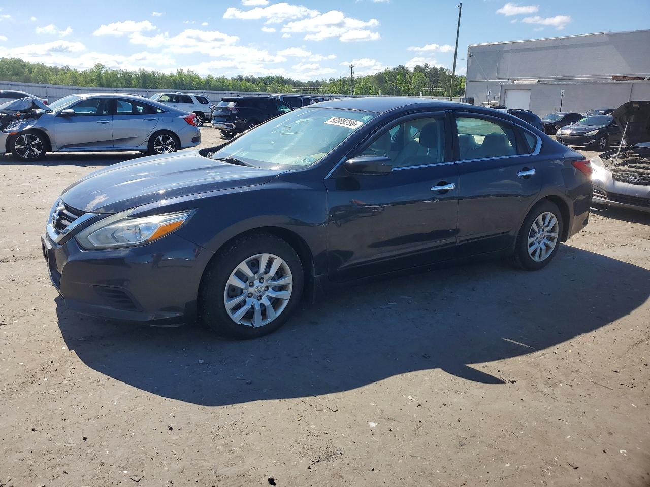 Salvage Nissan Altima Image