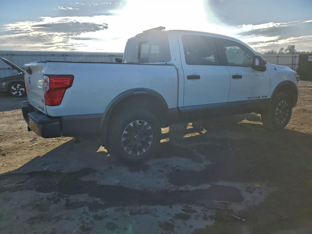 Nissan Titan Pro-4x
