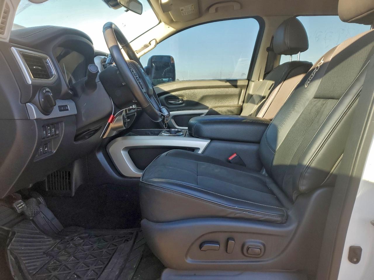 Nissan Titan Pro-4x