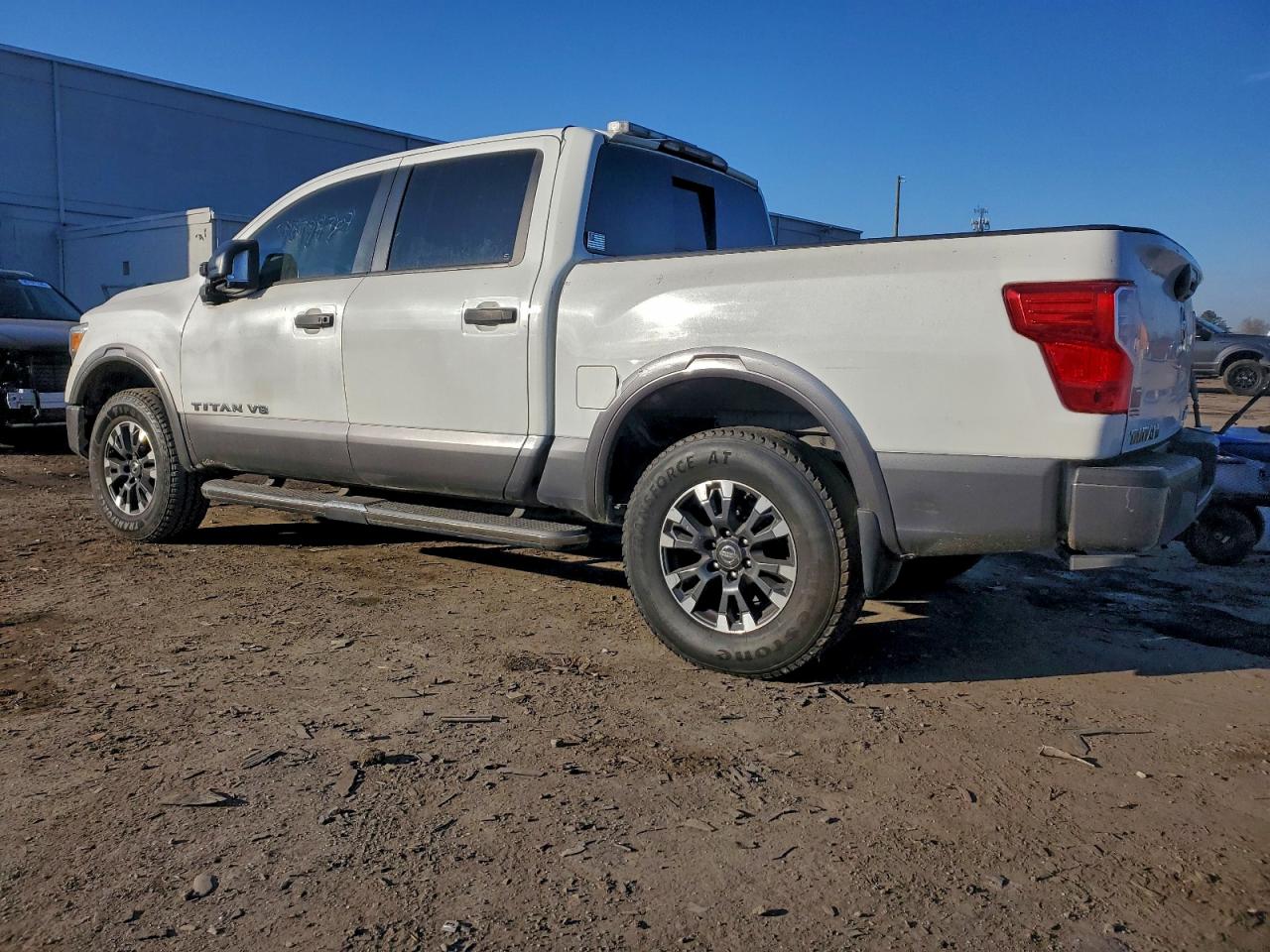 Nissan Titan Pro-4x