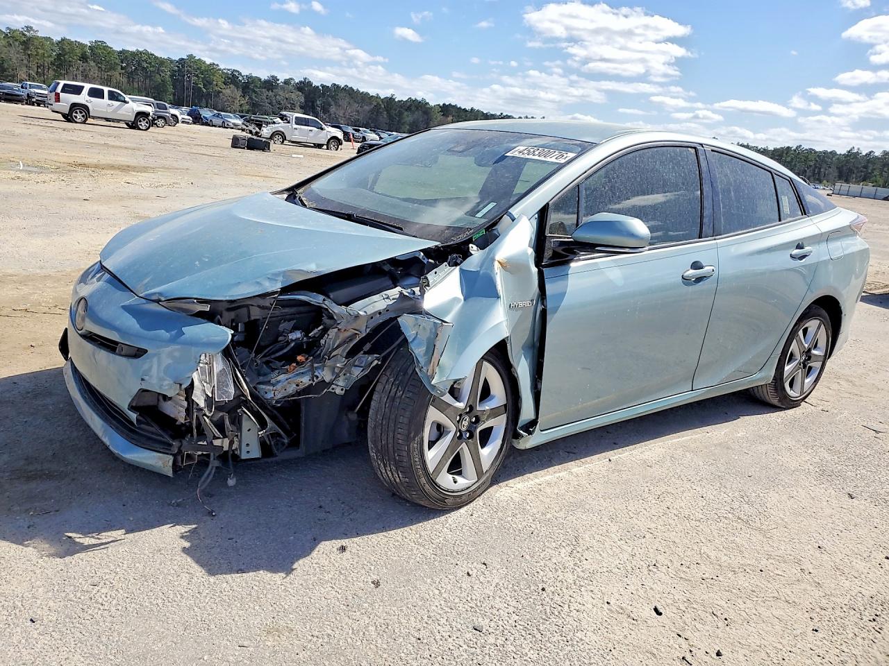 Salvage Toyota Prius Image