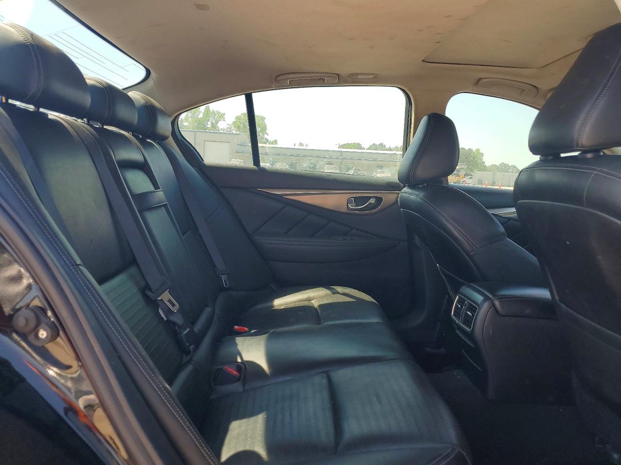 INFINITI Q50 Red Sport 400