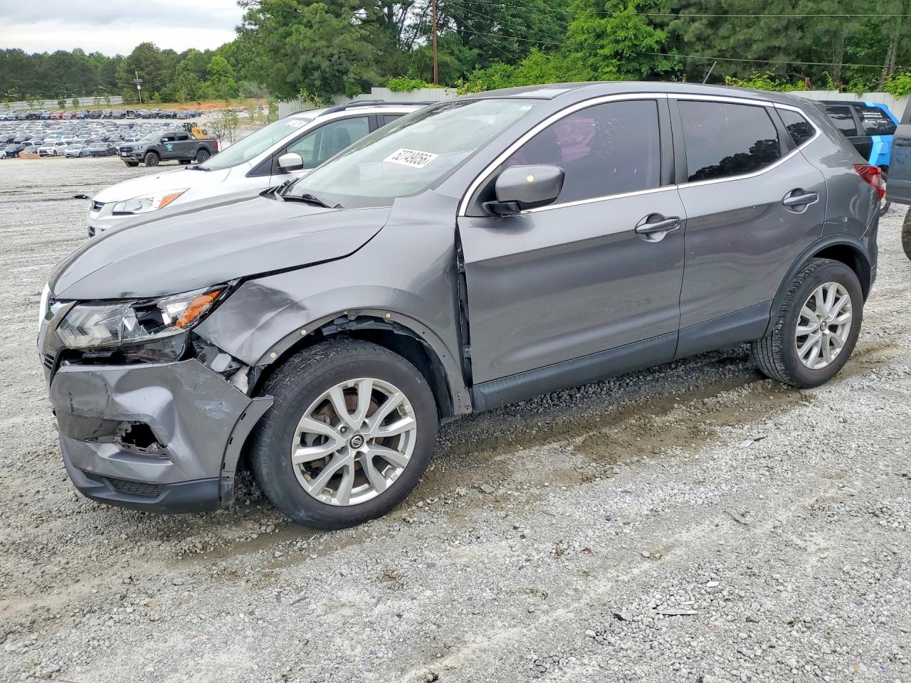 Salvage Nissan Rogue Image