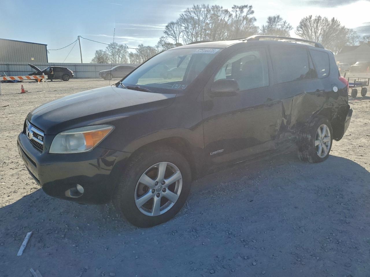 Salvage Toyota RAV4 Image