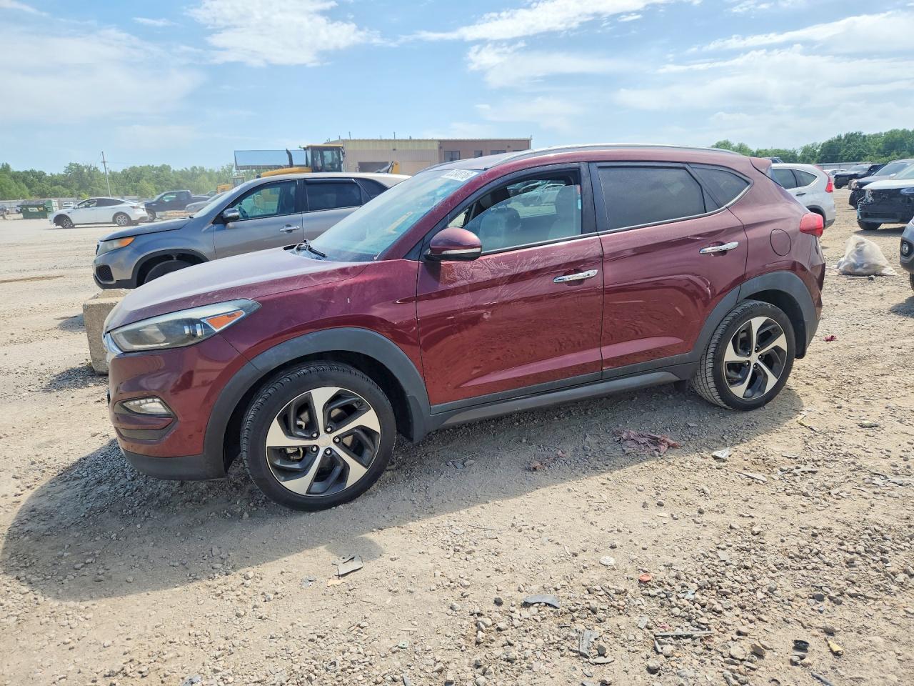 Salvage Hyundai TUCSON Image