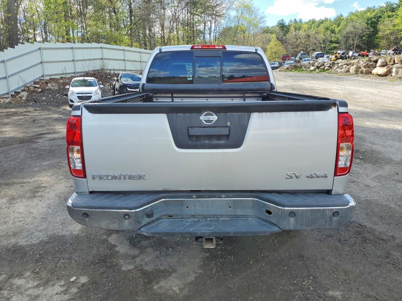 Nissan Frontier Sv V6