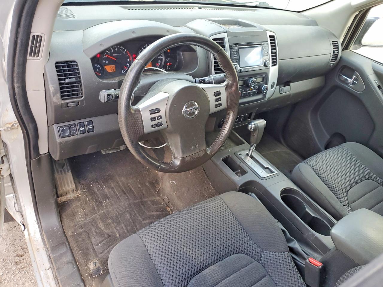 Nissan Frontier Sv V6