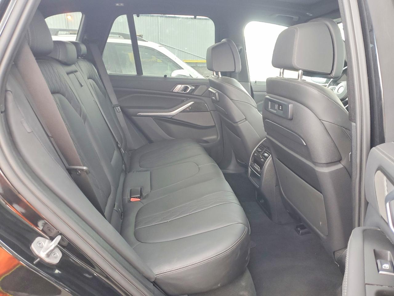 BMW X Series M50i