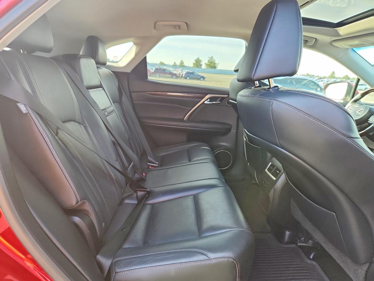 Lexus RX Base