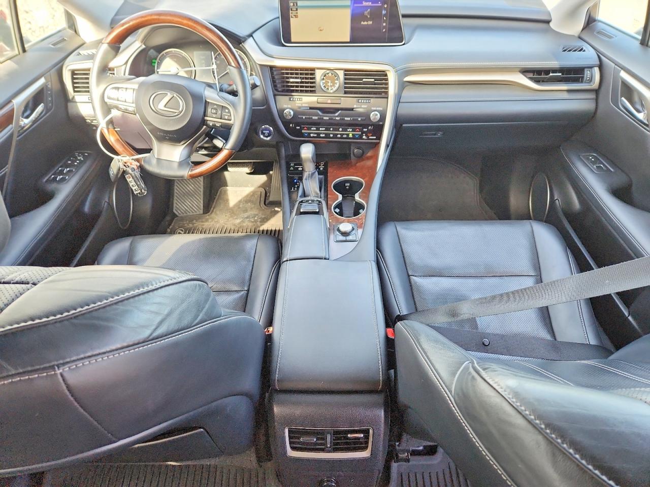 Lexus RX Base