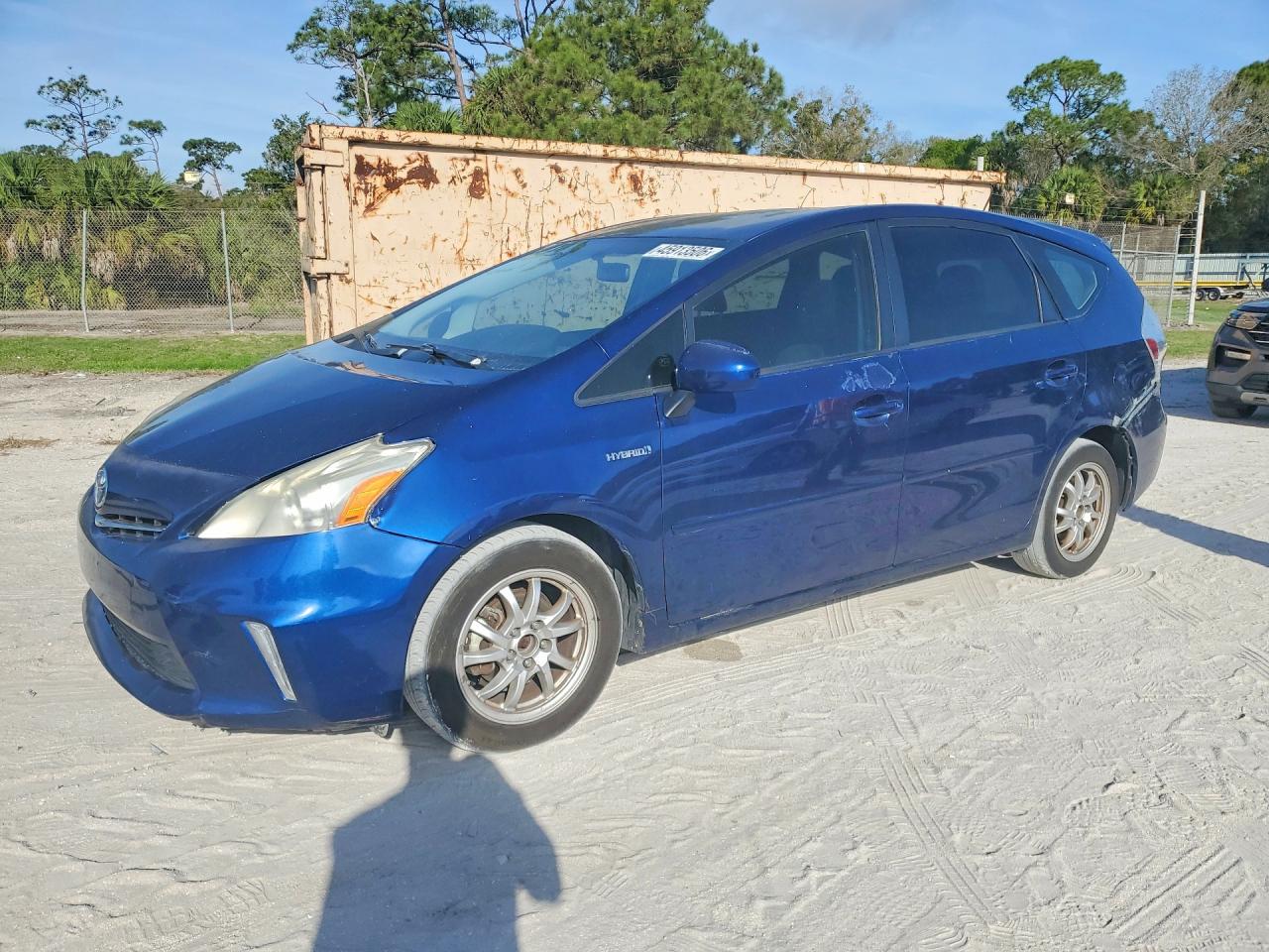 Salvage Toyota Prius Image