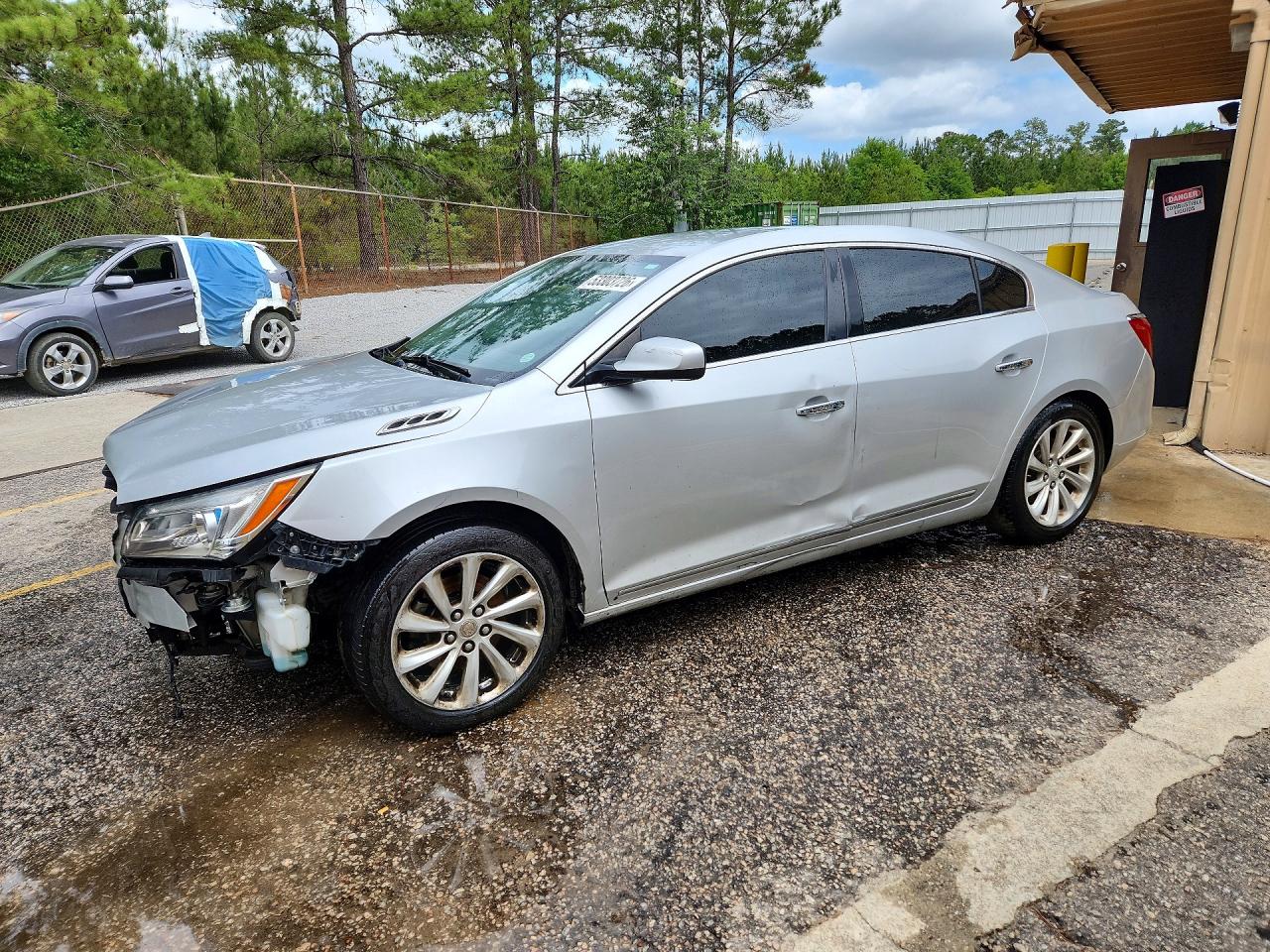 Salvage Buick LaCrosse Image