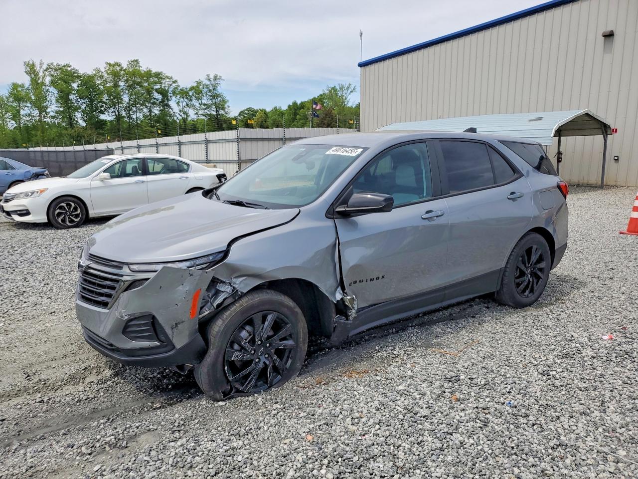 Salvage Chevrolet Equinox Image