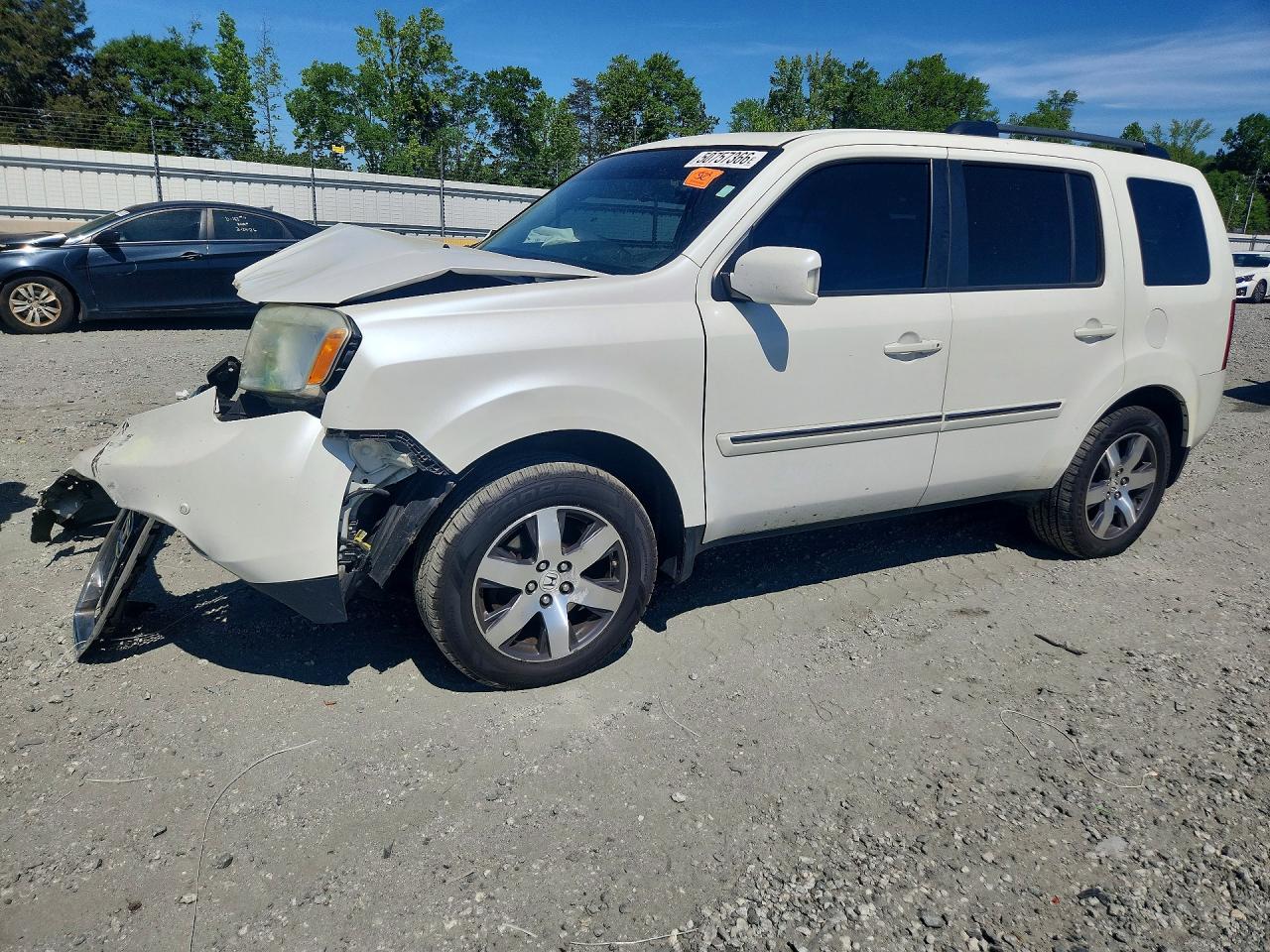 Salvage Honda Pilot Image