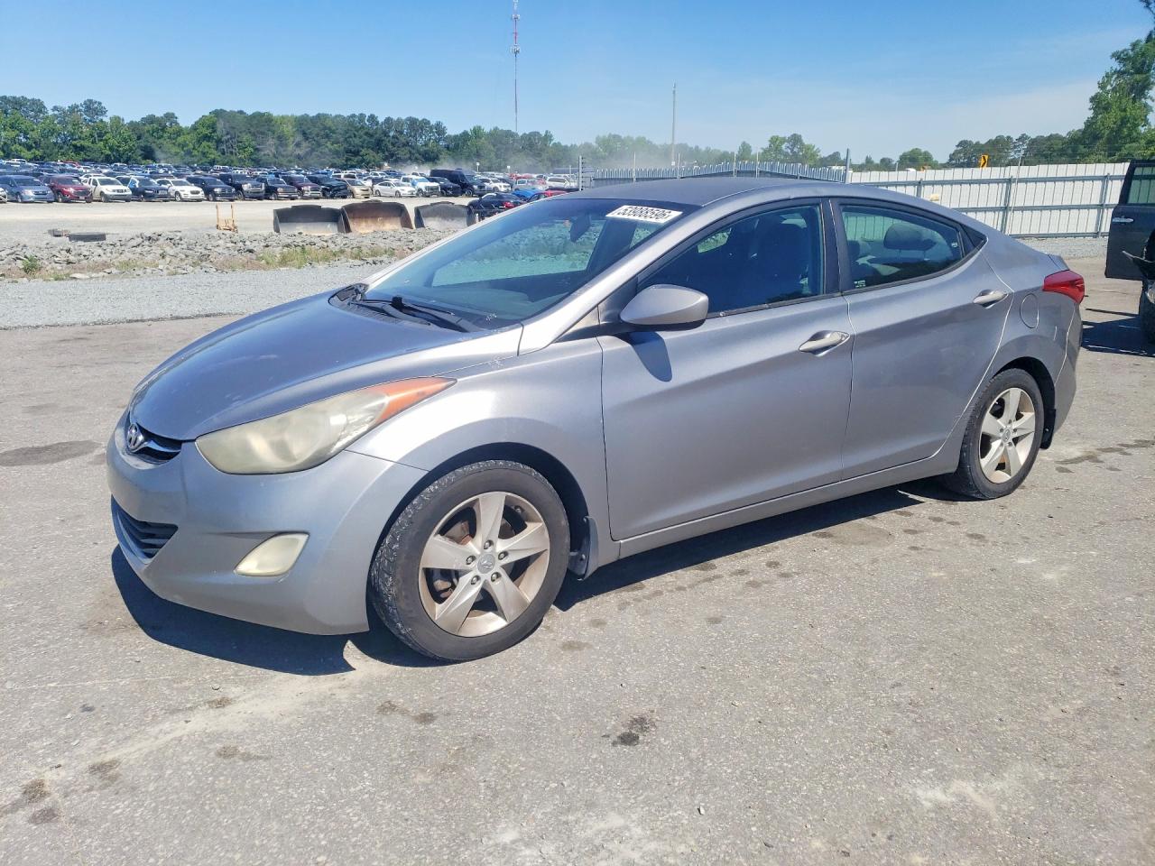 Salvage Hyundai ELANTRA Image
