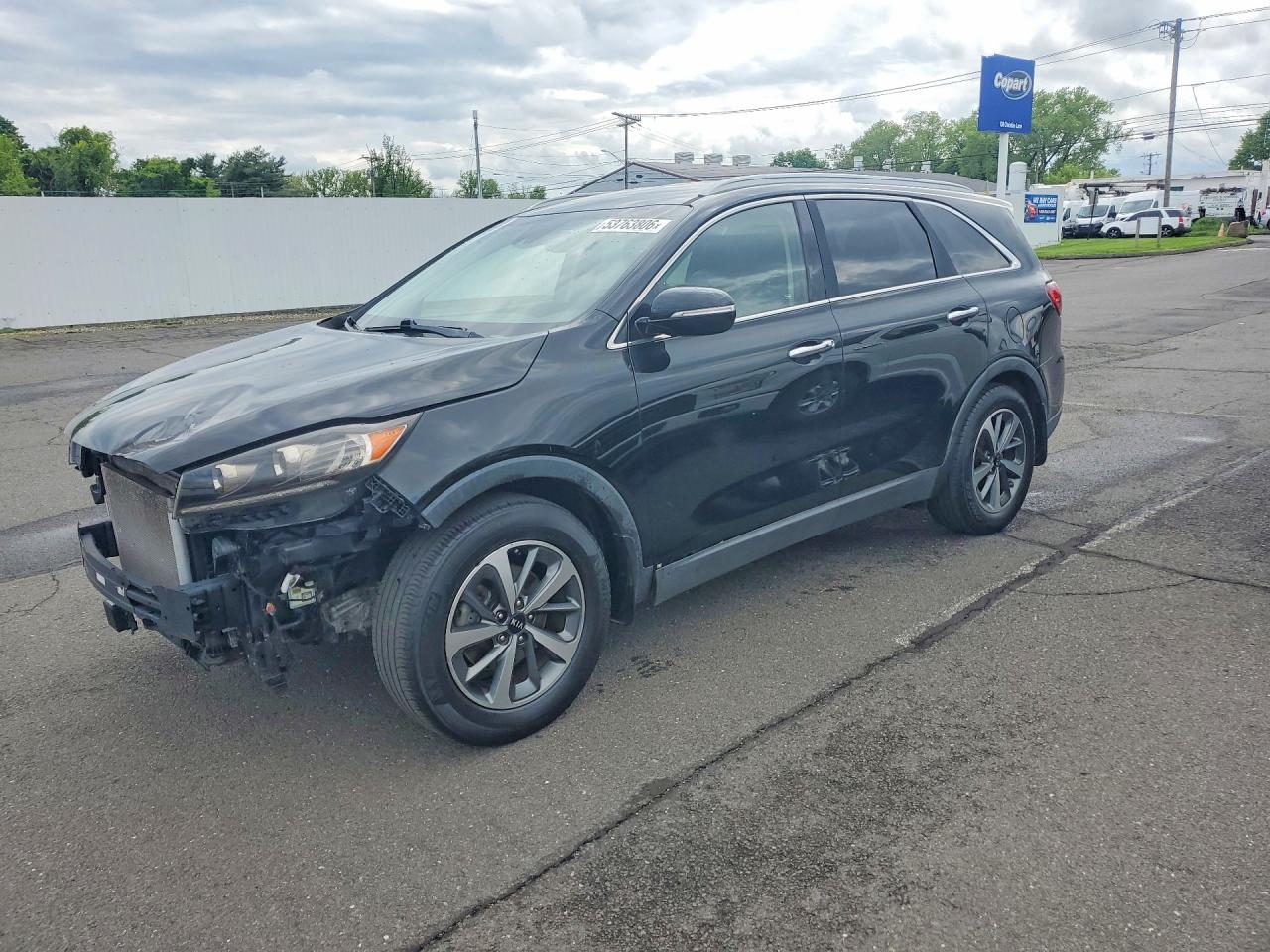 Salvage Kia Sorento Image