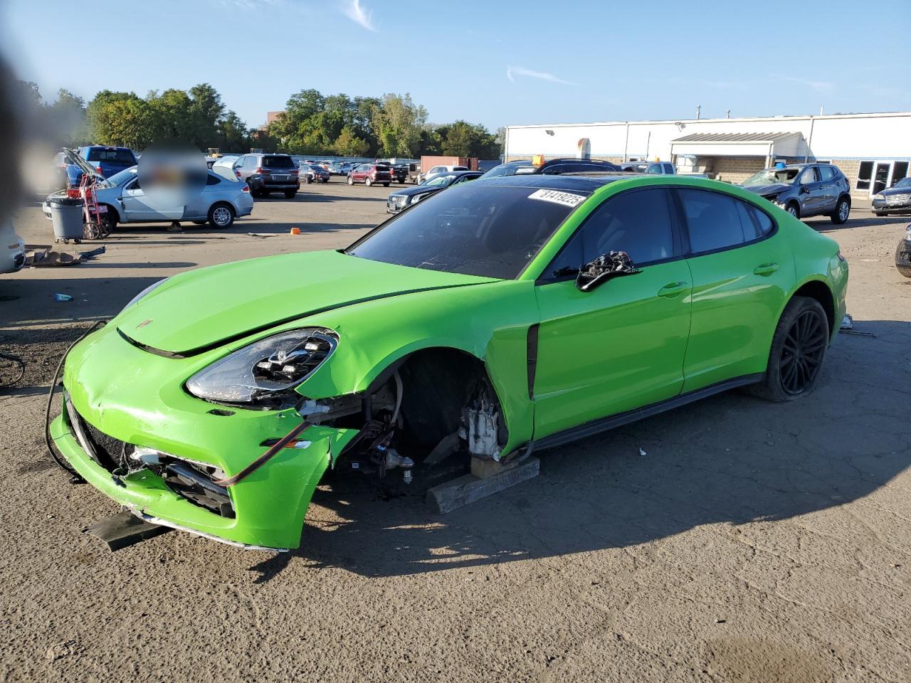 Salvage Porsche Panamera Image