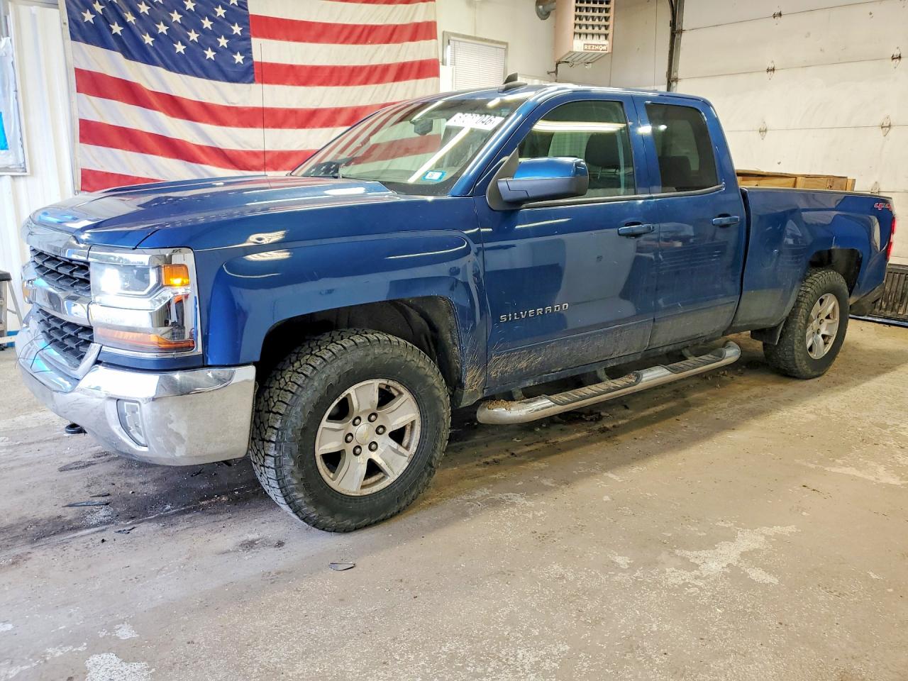 Salvage Chevrolet Silverado Image