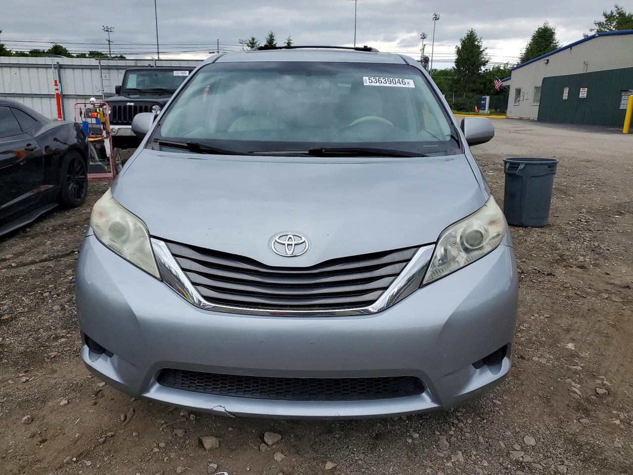Toyota Sienna Xle 7-passenger