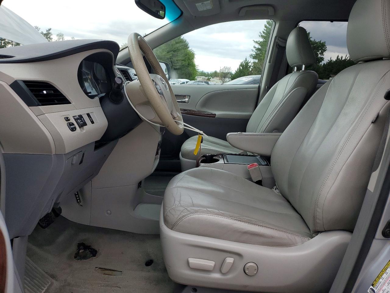 Toyota Sienna Xle 7-passenger