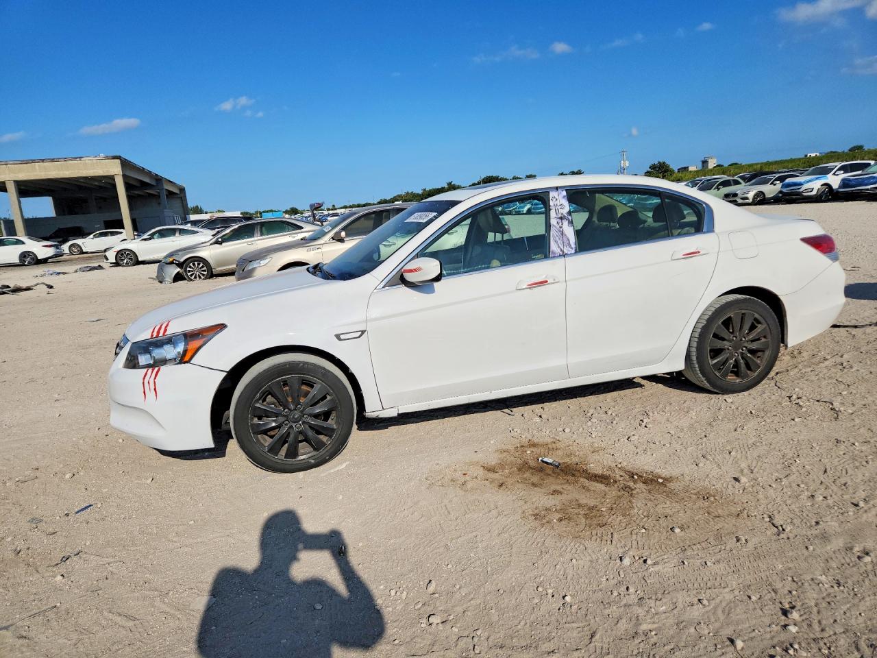 Salvage Honda Accord Image