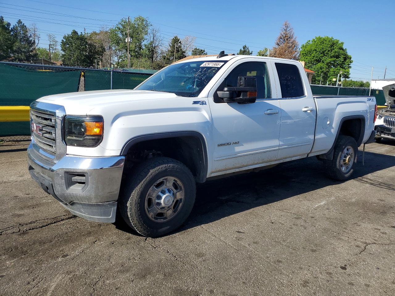 Salvage GMC Sierra Image