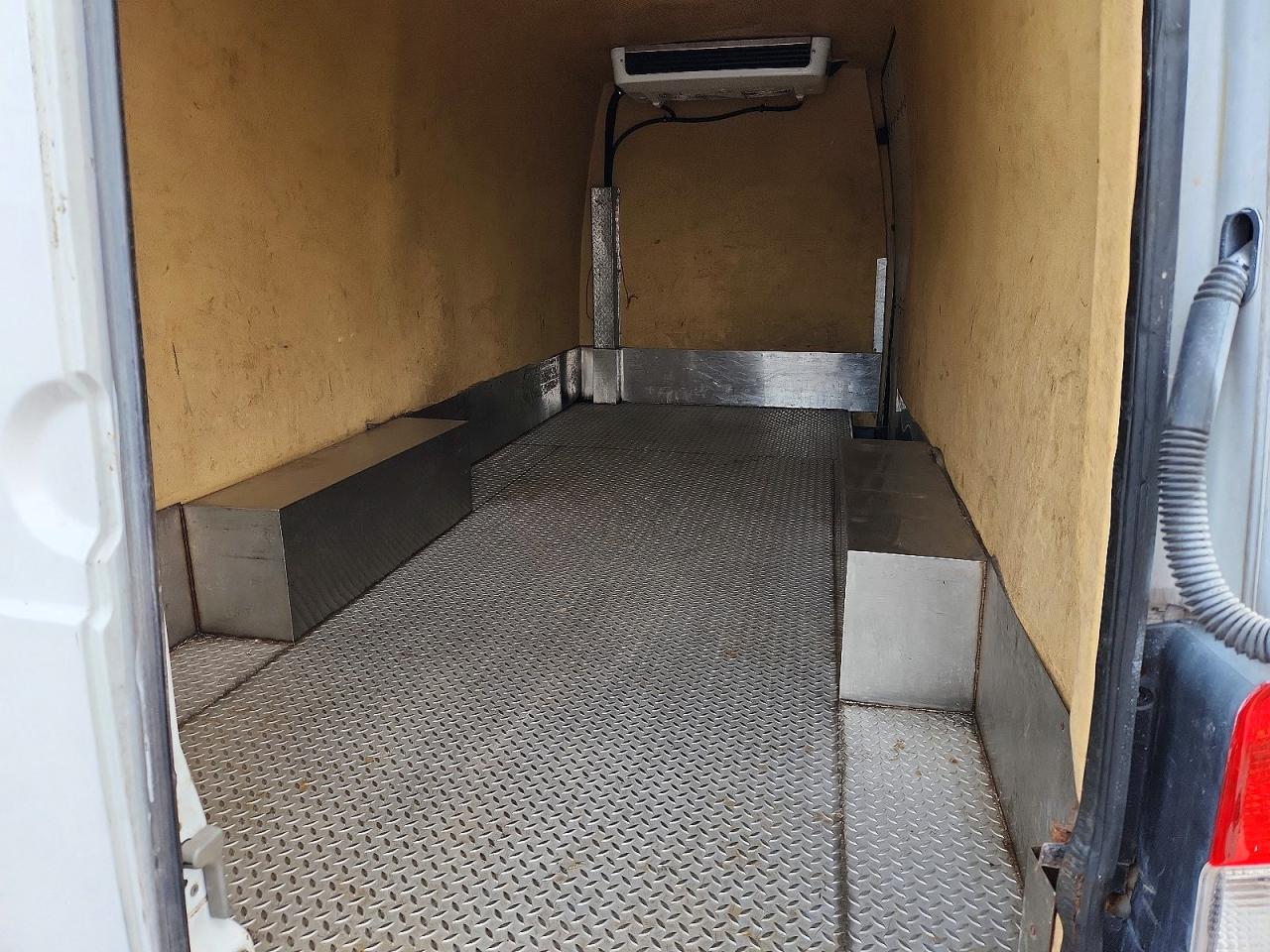 Mercedes-Benz Sprinter 2500