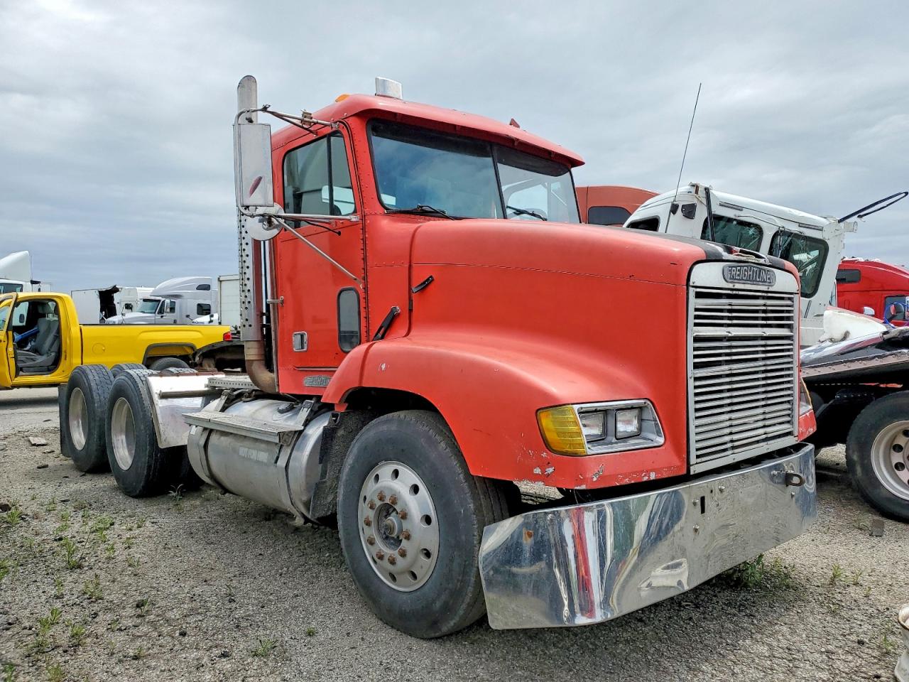 Salvage Freightliner Fld112 Image